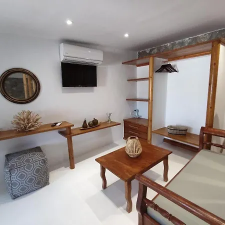 Woodstone & Santorini Apartment