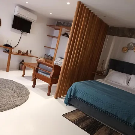 Woodstone & Santorini Apartment